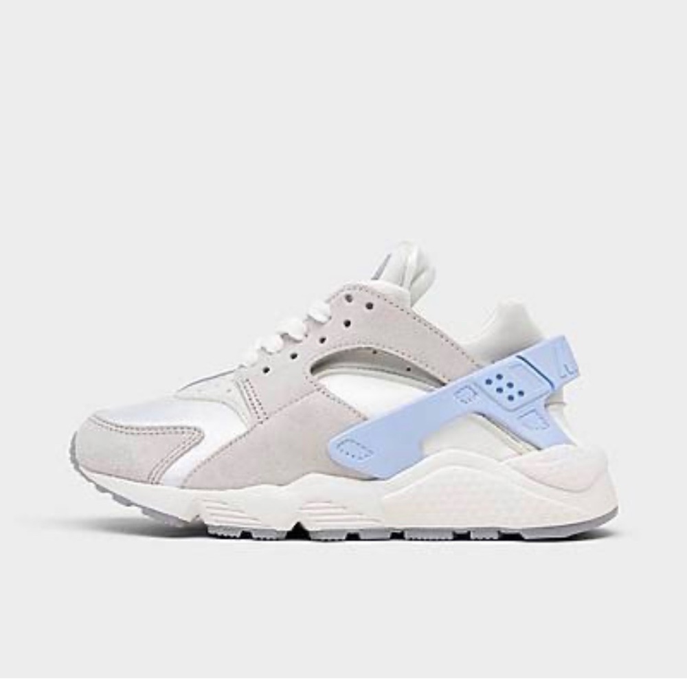 Nike White and Blue Athletic Shoes - Picture 2 of 9